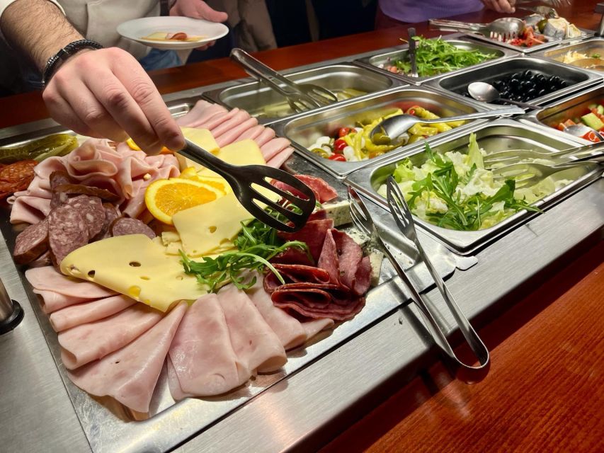 Prague: Sightseeing Boat Cruise with Buffet Dinner - Prague Castle from the Vltava