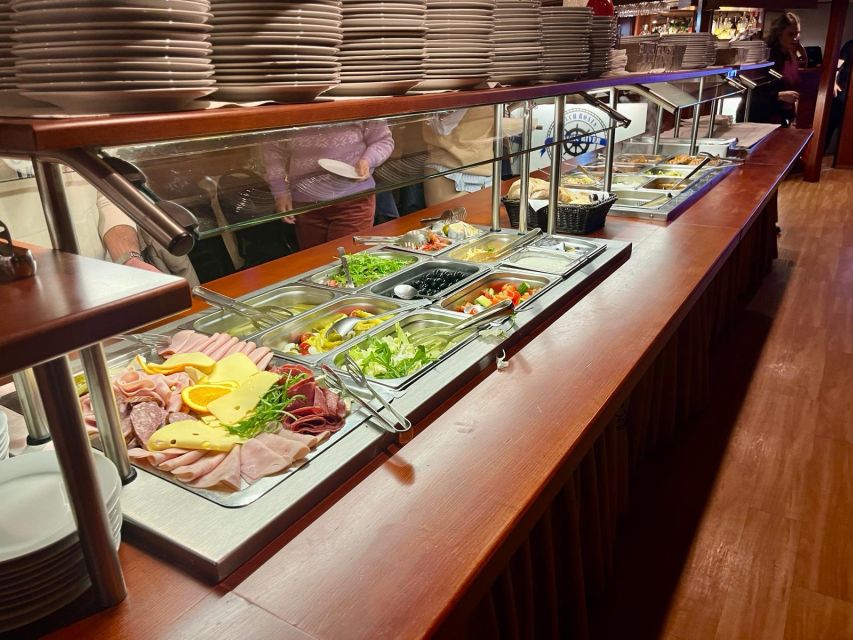 Prague: Sightseeing Boat Cruise with Buffet Dinner - Dinner aboard the Classic River