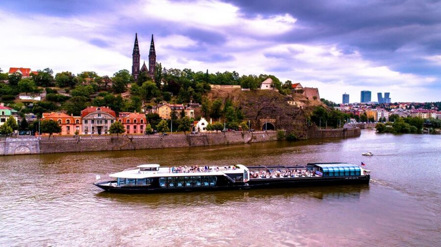 Prague: Sightseeing Dinner Cruise on Open-Top Glass Boat - The best parts of the Prague dinner cruise
