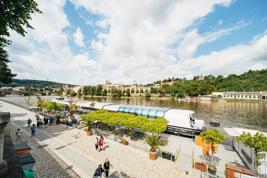 Prague: Vltava River Lunch Cruise in an Open-Top Glass Boat - Lunch with Prague moving past the windows