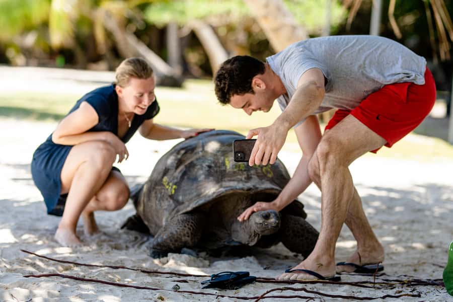 Praslin: Curieuse & St. Pierre Full-Day Boat Trip with Lunch - Key points to know before booking