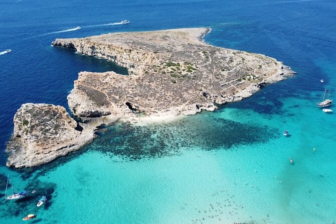 Private Boat Tour: Crystal Lagoon, Blue Lagoon, Comino and Gozo - Caves, reefs and the P31 wreck