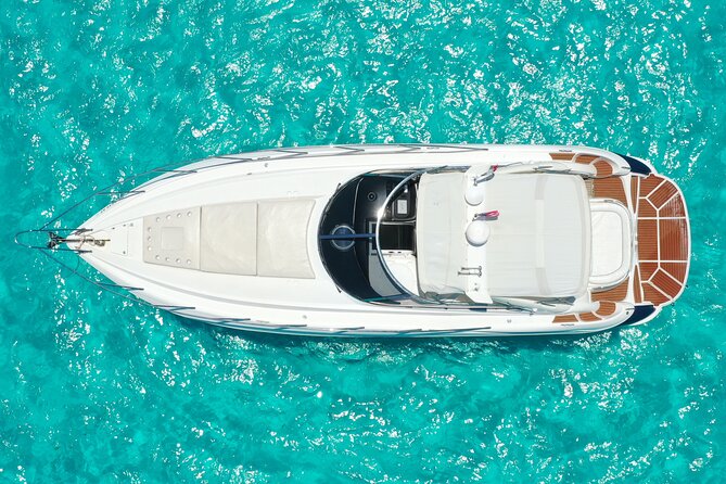 Private Premium Yacht 46FT Rental in Cancún - What happens in the first two hours