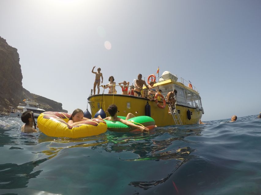 Puerto de Mogan: Boat and Snorkeling Trip - Lunch on a yellow boat