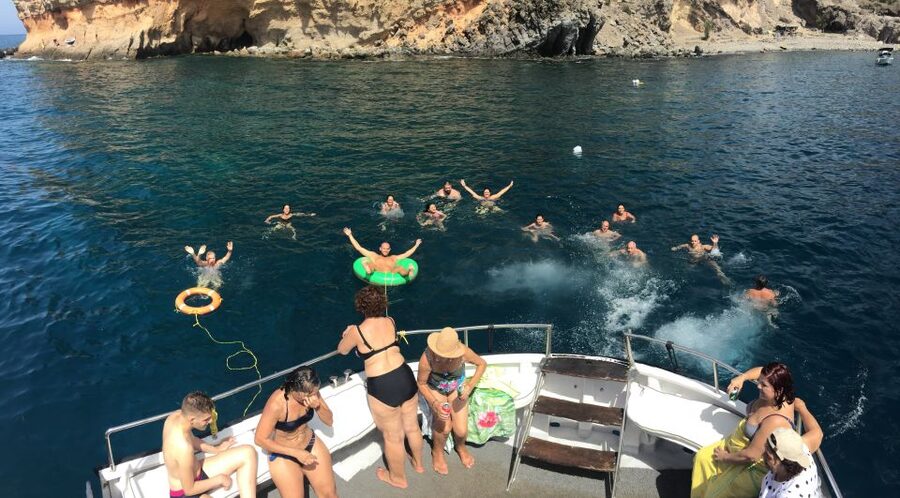 Puerto de Mogan: Boat and Snorkeling Trip - Family suitability and comfort