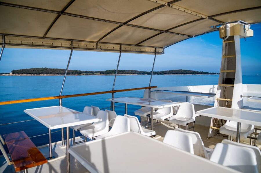 Pula: Brijuni National Park Sunset, Dolphins & Dinner Cruise - What the boat is like in practice