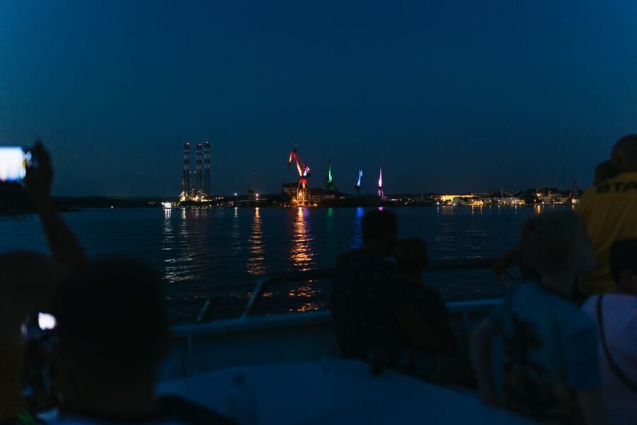 Pula: Dolphin&Sunset Cruise in Brijuni with Dinner&Drinks - What unlimited drinks really means