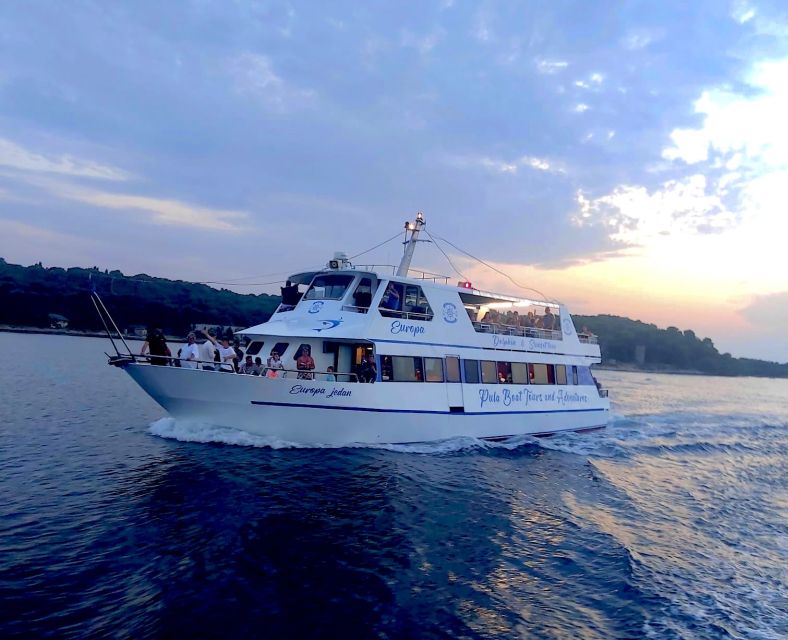 Pula: Dolphin&Sunset Cruise in Brijuni with Dinner&Drinks - Cruising toward Brijuni National Park