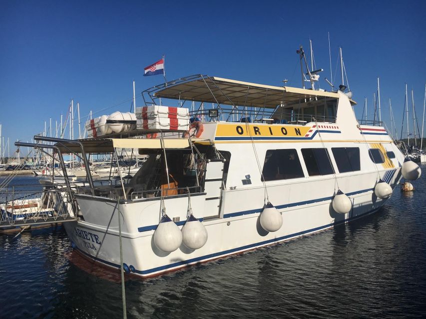 Pula: Dolphin Watching Sunset Cruise with Dinner & Drinks - Who will enjoy this cruise most