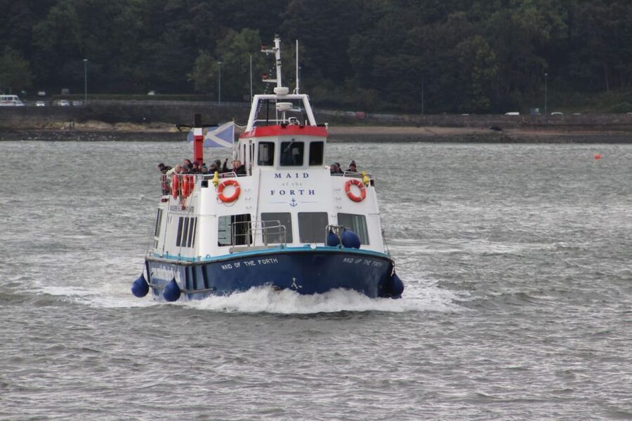 Queensferry: Maid of the Forth 1.5-Hour Sightseeing Cruise - Commentary, crew, and onboard comfort
