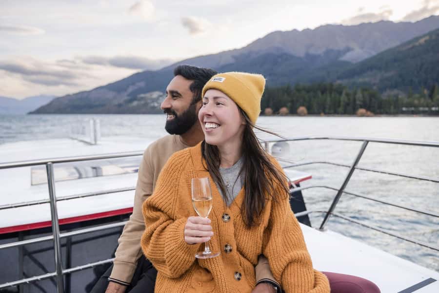 Queenstown: Lake Wakatipu Scenic Cruise - What to bring for a comfortable cruise