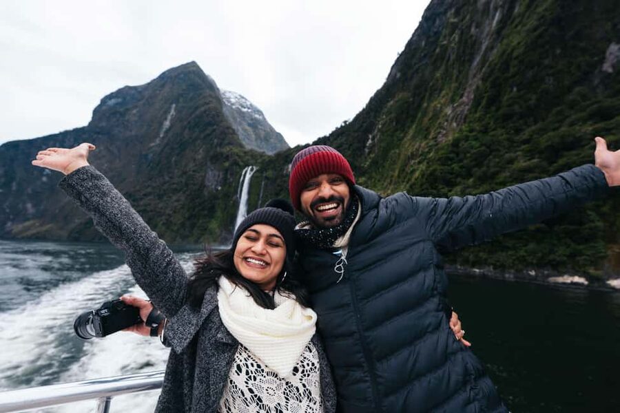 Queenstown: Milford Sound Coach & Cruise Full-Day Trip - Guides, Driving, and the Human Side of the Day