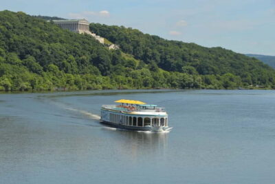 Regensburg: Klinger’s Sightseeing Boat Tour to Walhalla