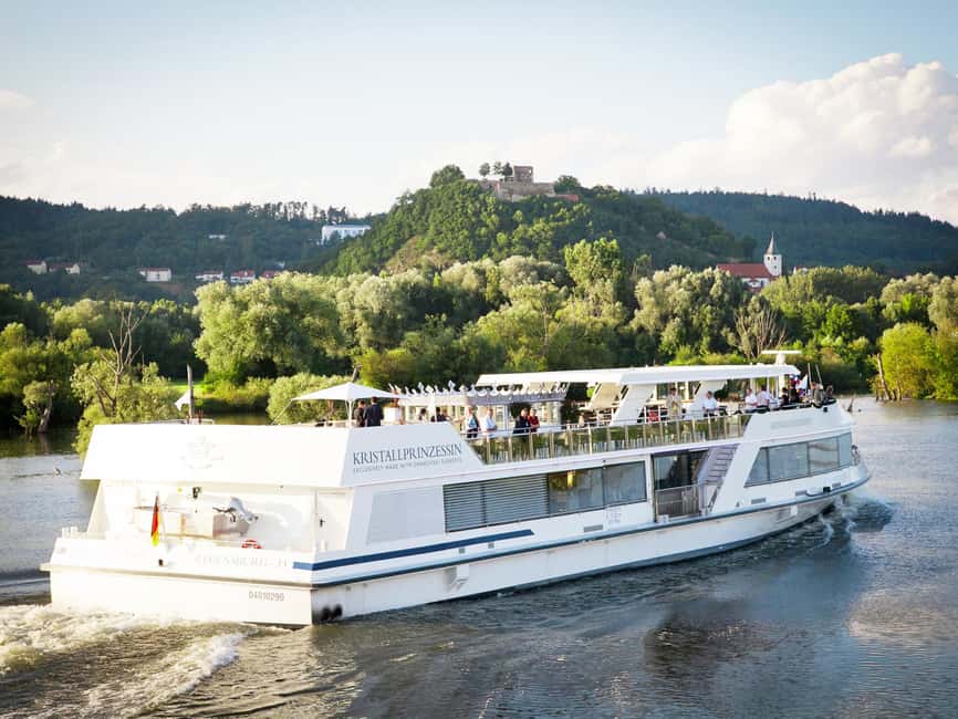 Regensburg: Sightseeing Boat Tour to Walhalla - Why Walhalla is worth the stop