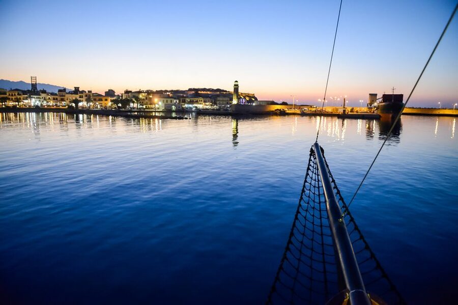 Rethymno: Sunset Cruise on a Wooden Pirate Boat - Finding the best seat and the best light
