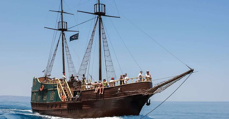 Rethymno: Sunset Cruise on a Wooden Pirate Boat - Boarding at Rethymno port