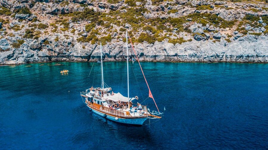 Rhodes: Cruise with 3 Stops, Lunch and Unlimited Drinks - Space, shade, and the feel on board