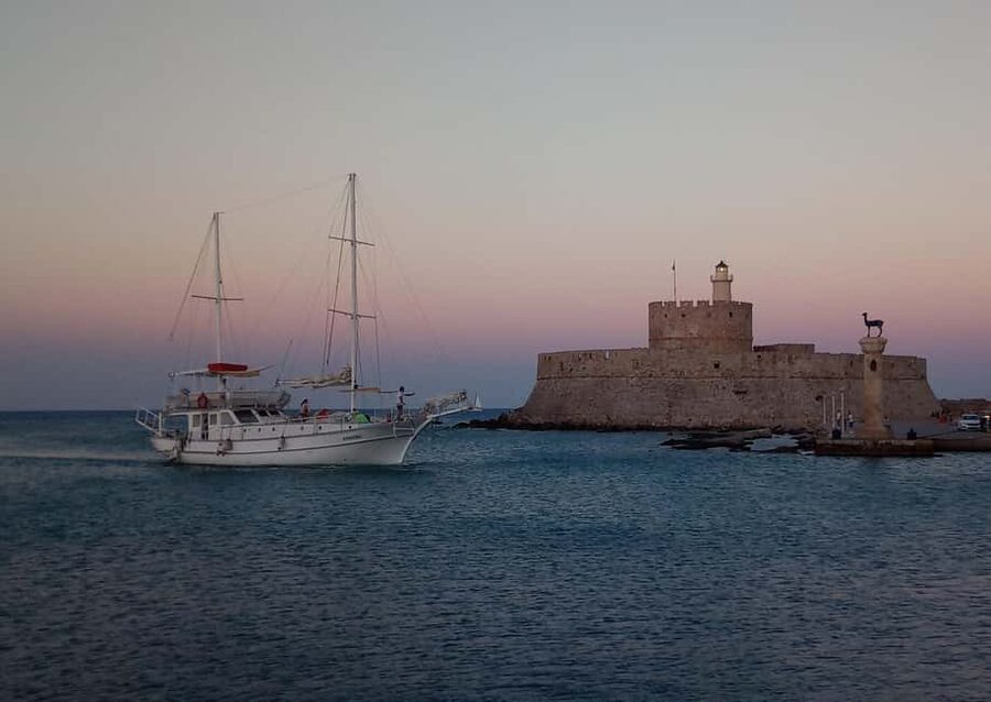 Rhodes: Sunset Cruise with Open Bar, Dinner, & Live Music - Final verdict: book it for the complete evening