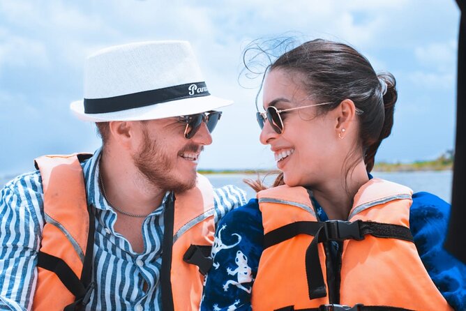 Sailing Tour through the Laguna de los Siete Colores - Friendly crews, with different guiding styles