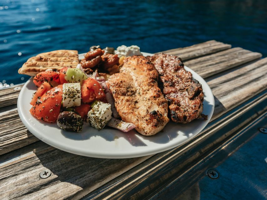 Santorini: Catamaran Caldera Cruise with Meal and Drinks - Key points to know before booking