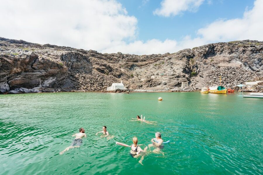 Santorini: Luxury Catamaran Day Trip with Meal and Open Bar - Morning sailing or sunset below Oia?