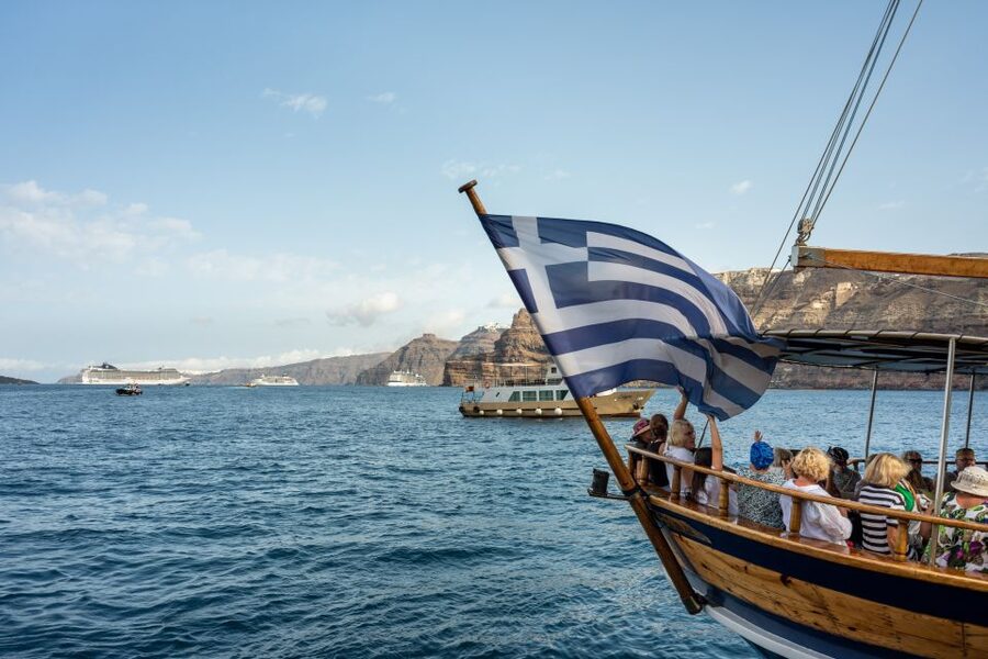 Santorini: Volcanic Islands Cruise with Hot Springs Visit - Thirassia for a second swim and lunch