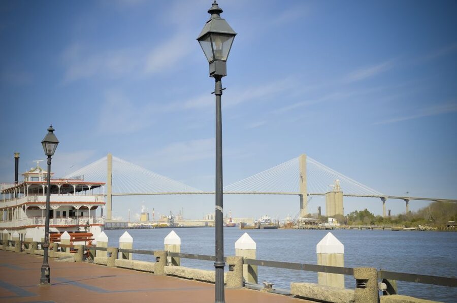 Savannah: Riverboat Narrated Harbor Sightseeing Cruise - The first stretch reveals Savannah’s historic riverfront