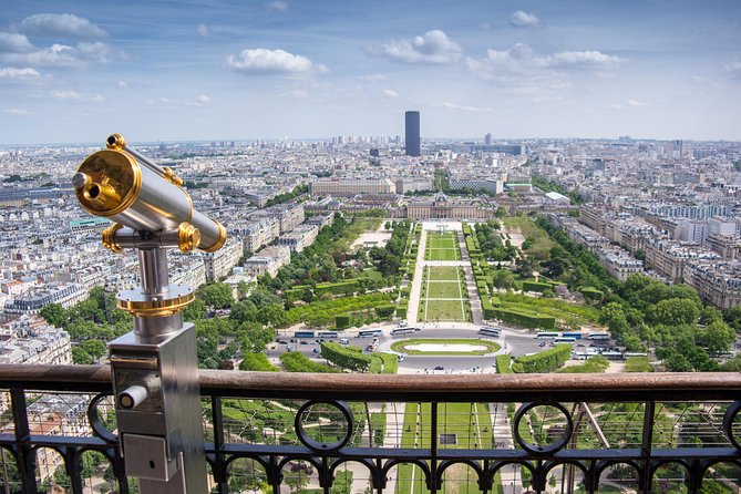 Seine Dinner Cruise, Eiffel Tower Access and Moulin Rouge Show - Dress carefully, even on a hot Paris day