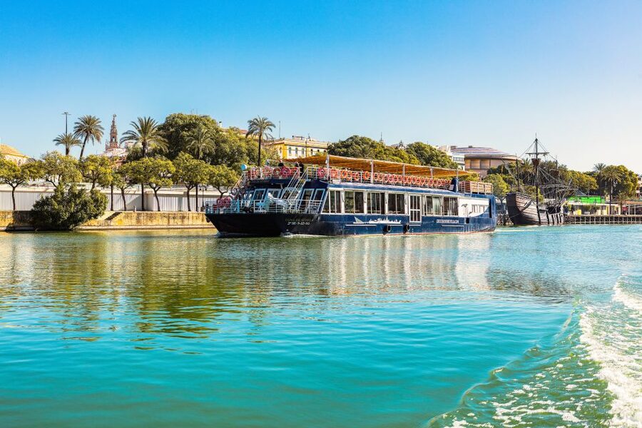 Seville: Guadalquivir River Cruise - Comfort, seating, and onboard services