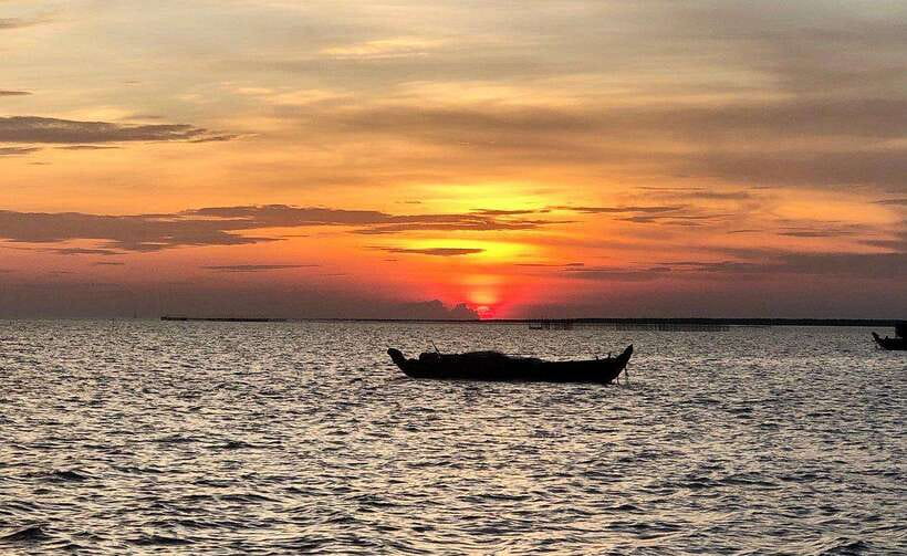 Siem Reap: Kampong Phluk Floating Village Tour with Boat - Why Kampong Phluk feels different from a standard lake excursion