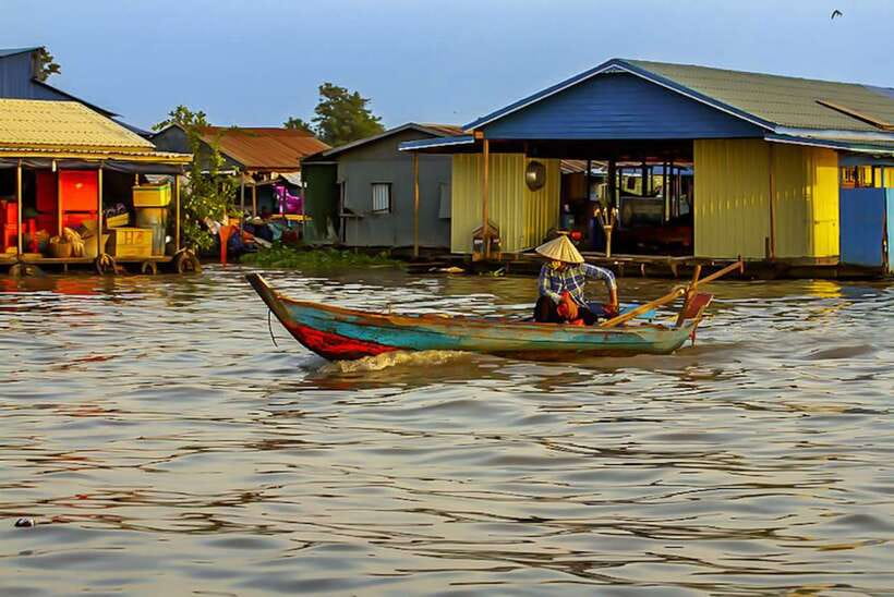 Siem Reap: Kampong Phluk Floating Village Tour with Boat - The $5 canoe through the mangroves
