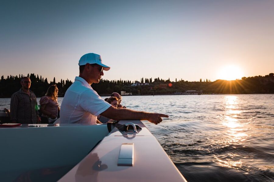 Sirmione: 25 Minute Boat Cruise around the Peninsula - The value of the $14 price