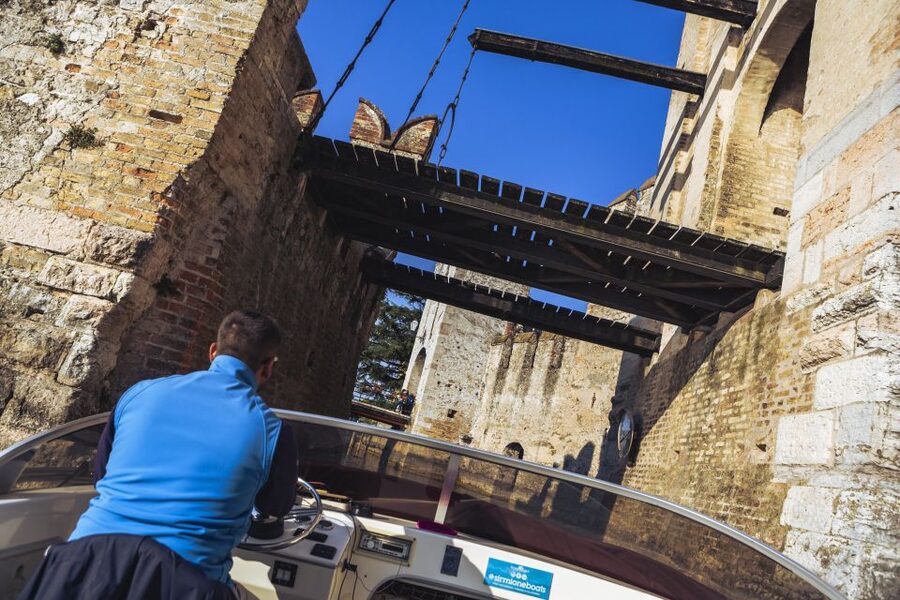 Sirmione: 25 Minute Boat Cruise around the Peninsula - Weather, comfort, and a few limits