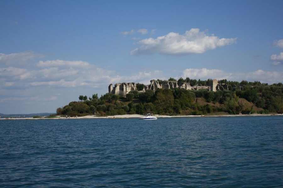 Sirmione: 25 Minute Boat Cruise around the Peninsula - What the 25-minute route shows you