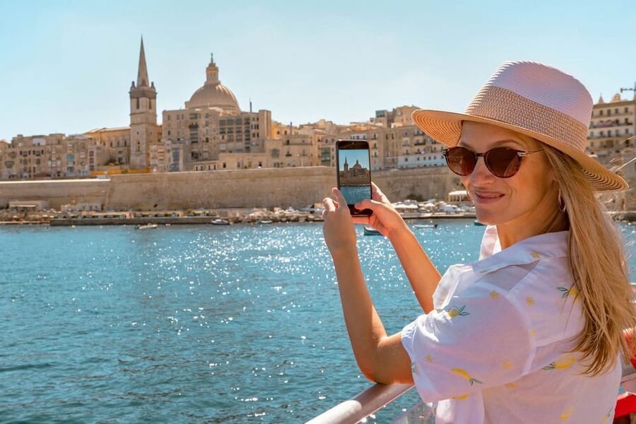 Sliema/St. Paul's: Gozo, Comino & Blue Lagoon Ferry Cruise - Crossing to Comino and the Blue Lagoon