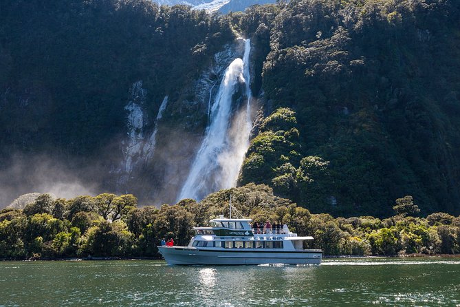 Small Group, Award Winning Milford Sound Day Experience & Cruise - Fiordland National Park changes the mood