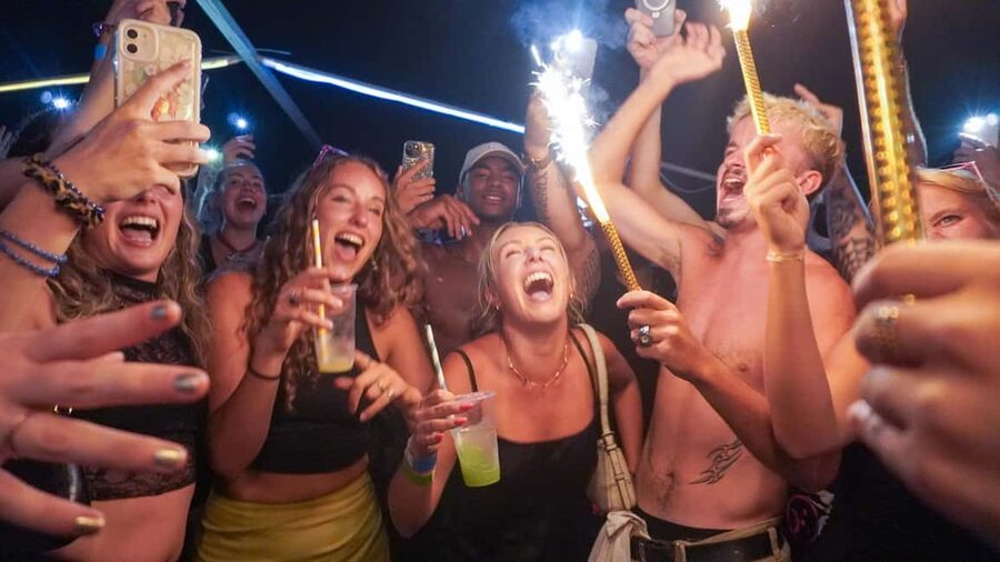Split: Night Boat Party with DJ, Free Shots & After-Party - Free photography gives the night some staying power