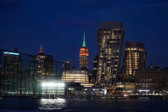 Starship Landmark 90 Minute Sightseeing Cruise - The Statue of Liberty photo pause