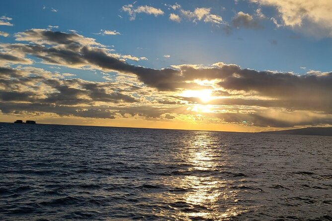 Sunset Dinner Cruise in Honolulu, Hawaii - A sunset view that earns the ticket