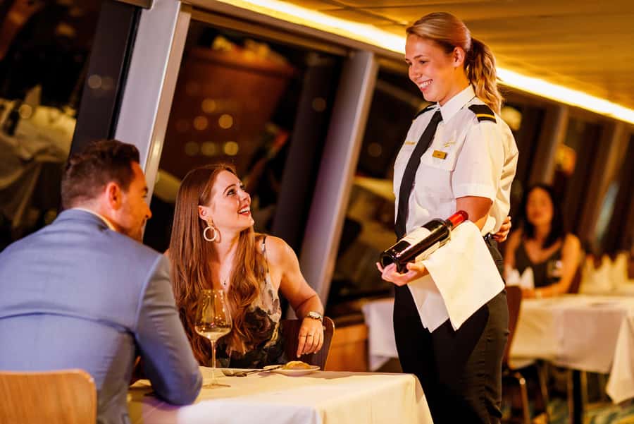 Sydney: Harbour Dinner Cruise with 3, 4 or 6-Course Menu - Dinner with Sydney’s two great landmarks outside