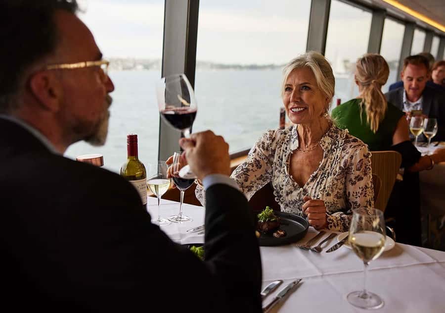 Sydney: Harbour Dinner Cruise with 3, 4 or 6-Course Menu - Seating and getting the best view
