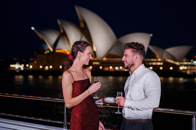 Sydney Harbour Starlight Dinner Cruise from Darling Harbour - Music and the evening atmosphere