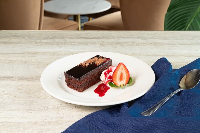 Sydney Harbour Starlight Dinner Cruise from Darling Harbour - Who will enjoy this cruise most?
