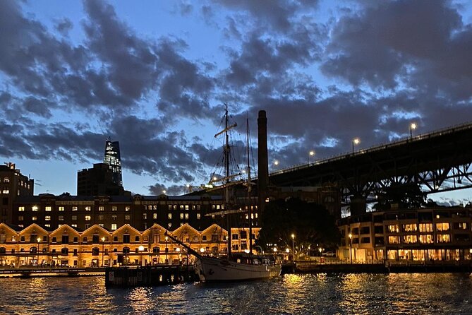 Sydney Harbour Tall Ship Twilight Dinner Cruise - Twilight gives you two different Sydneys