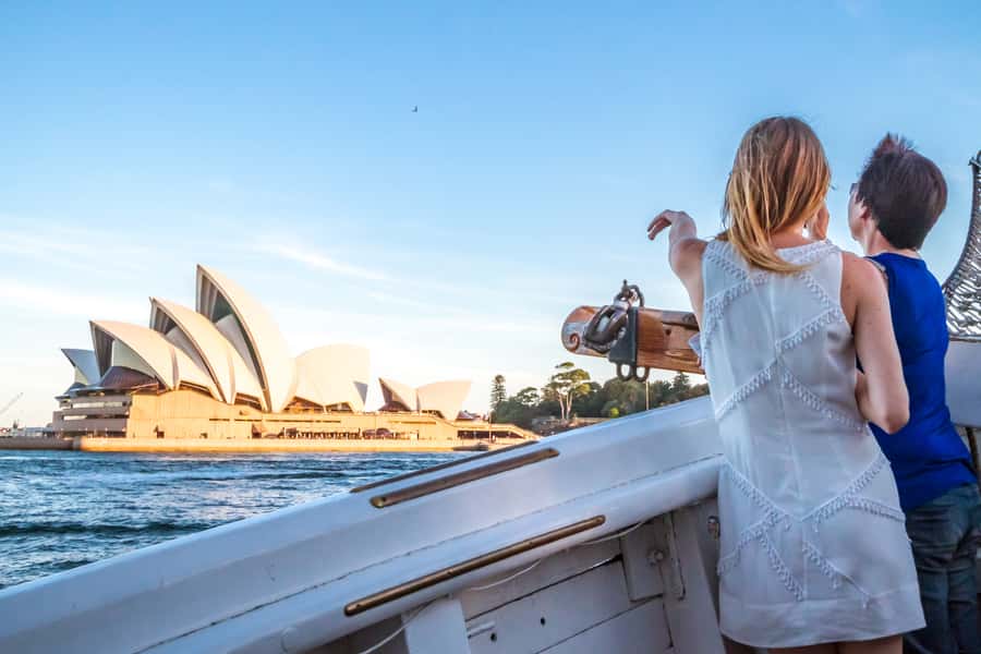 Sydney: Tall Ship Harbour Twilight Dinner Cruise - Dinner on a Moving Tall Ship
