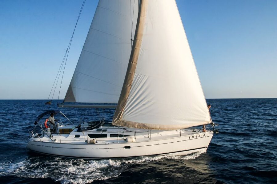 Tenerife: Sailboat Tour Whale Watching Food and Snorkeling - Why the small Roulette makes a difference