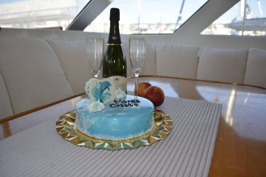Tenerife: Sunset Catamaran Tour with Transfer, Buff & Drinks - Key points at a glance
