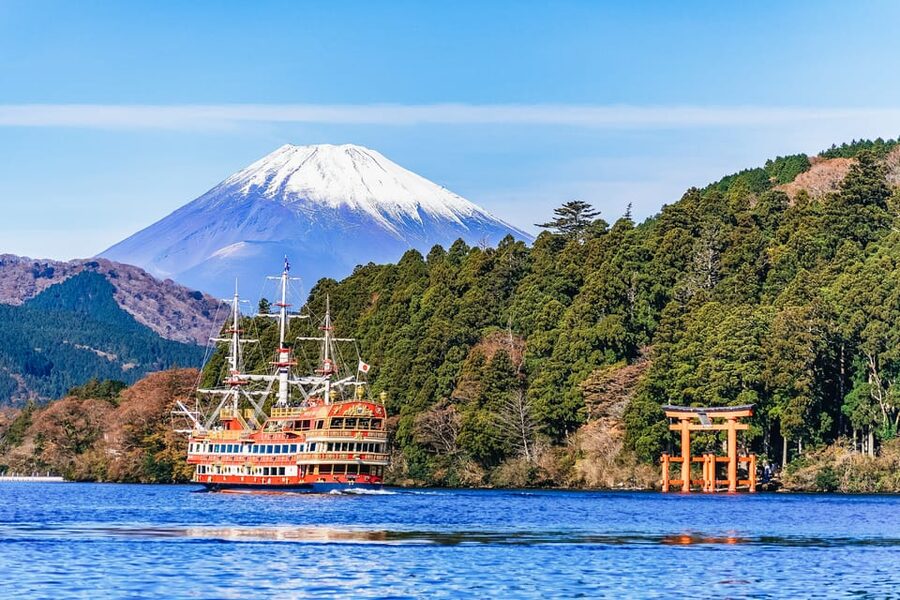 Tokyo Mt Fuji 5th St & Hakone Cruise Bus Tour w/Bullet Train - A Japanese buffet lunch with useful food notes