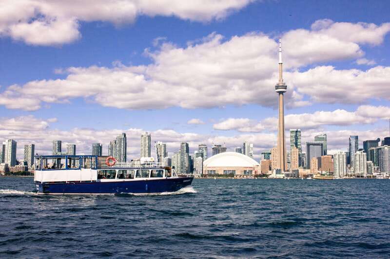 Toronto: Harbor and Islands Sightseeing Cruise - Entering the Toronto Islands and their quiet lagoons
