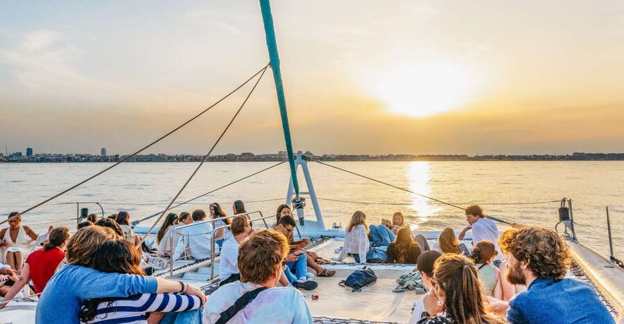 Valencia: Sailing Catamaran Cruise with Sunset Option and DJ - Key points to know before booking